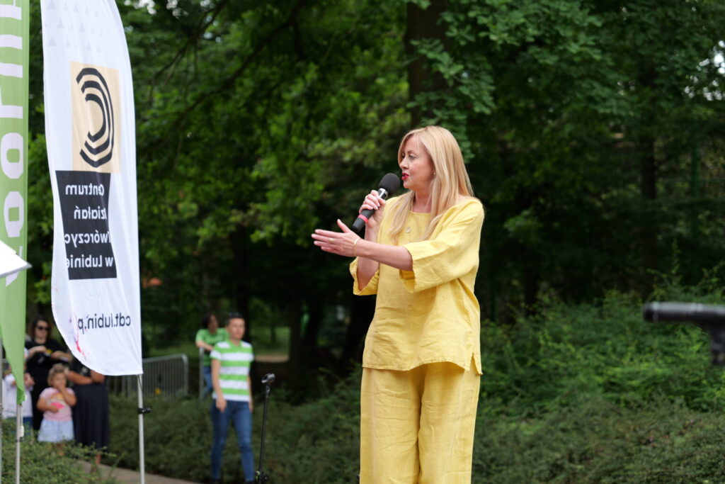 P1005203