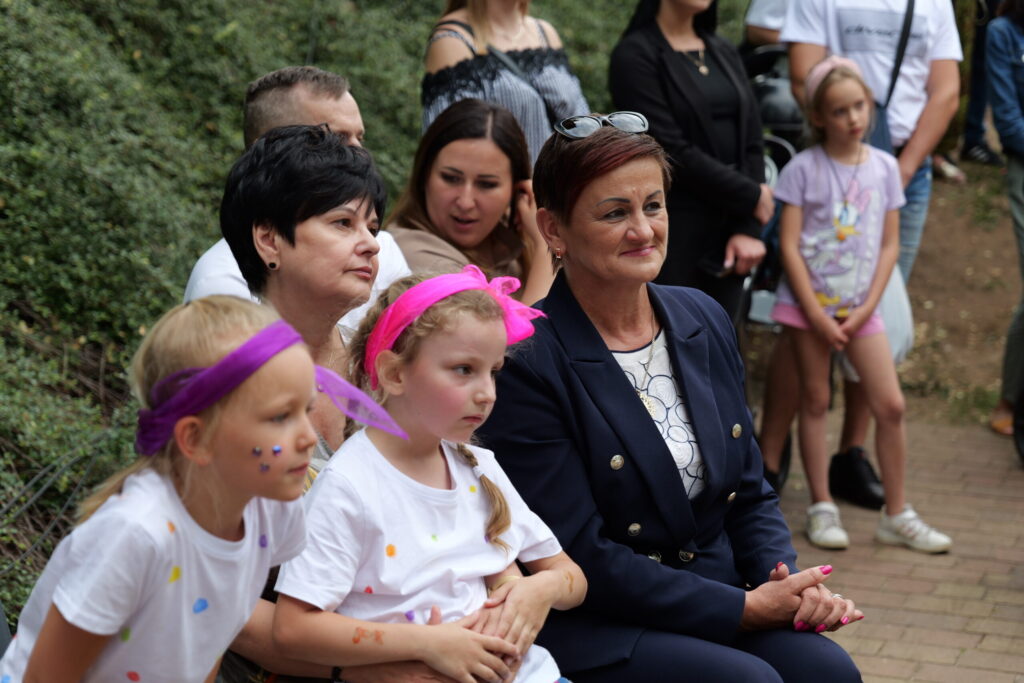 P1005563